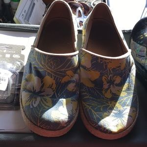 Dansko clog size 38
